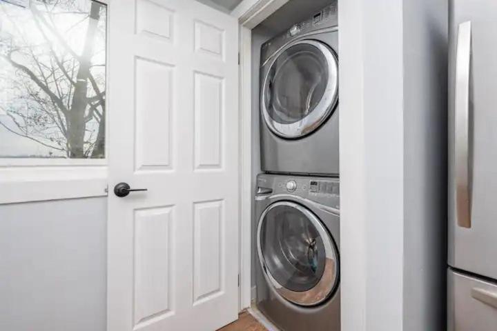 Centre Street Upper 2Bedsuite 4408 Calgary Luaran gambar
