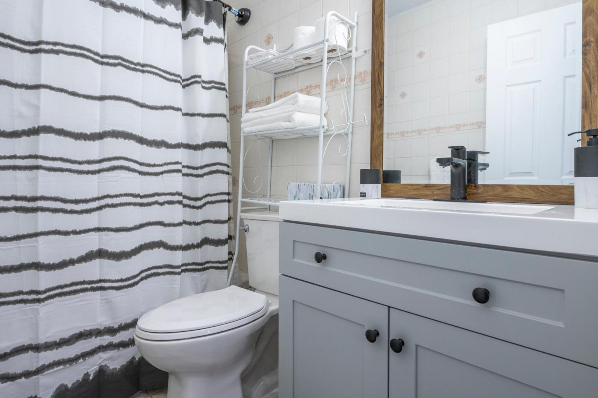 Centre Street Upper 2Bedsuite 4408 Calgary Luaran gambar